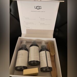 Ugg Sheepskin and Suede Care Kit